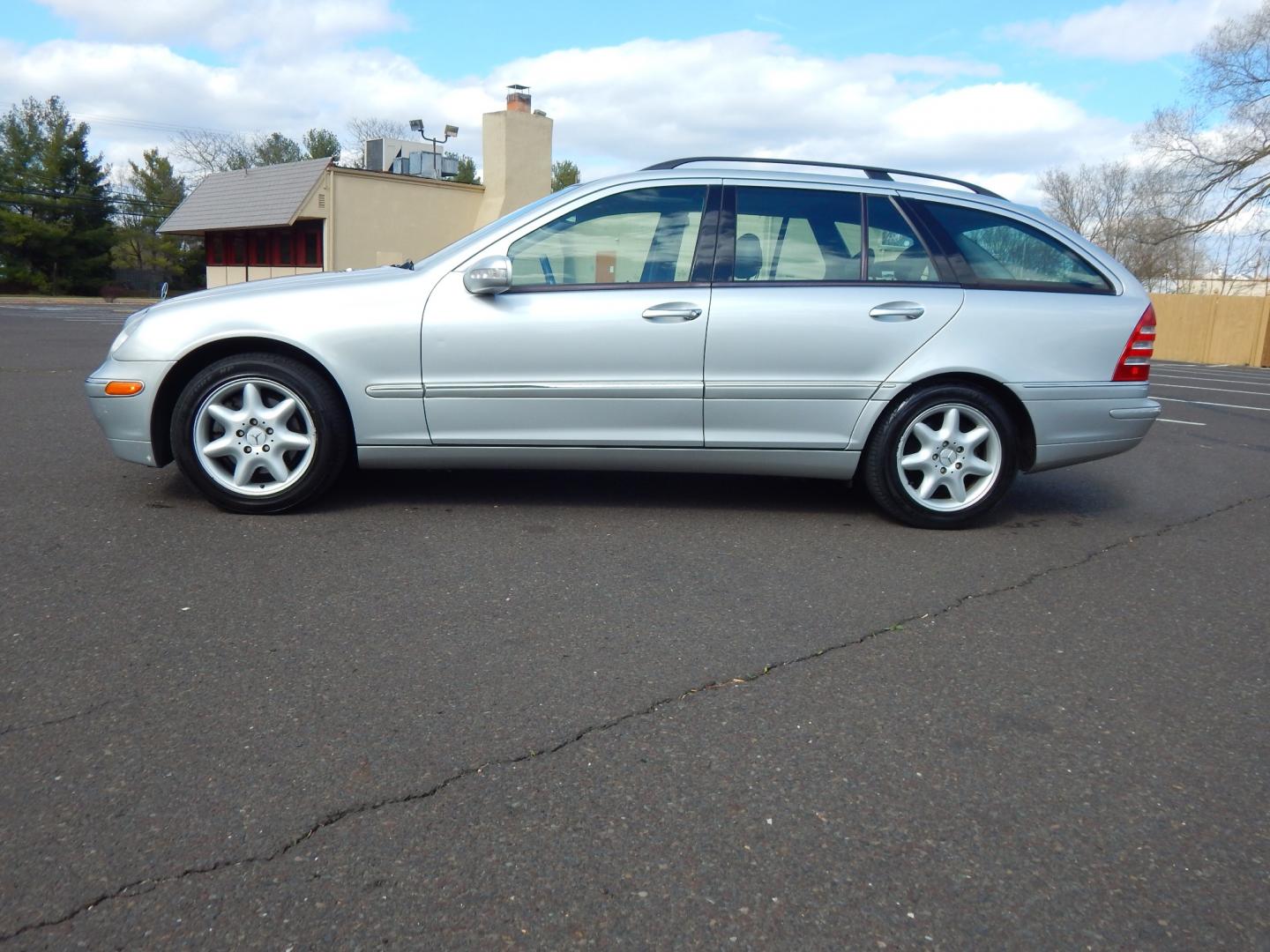 2004 Silver /Black Mercedes-Benz C-Class Wagon (WDBRH84J94F) with an 3.2 Liter engine, Automatic transmission, located at 6528 Lower York Road, New Hope, PA, 18938, (215) 862-9555, 40.358707, -74.977882 - 2004 Mercedes-Benz C-320 4 Matic wagon..3,2 Liter V6 engine, automatic transmission, tilt wheel, cruise control, dual heated power seats in black leather, power windows, mirrors, central locking system, woodgrain, AM/FM/CD Bose sound with 6 disc CD changer, power moonroof, 16" factory alloy wheels, - Photo#1